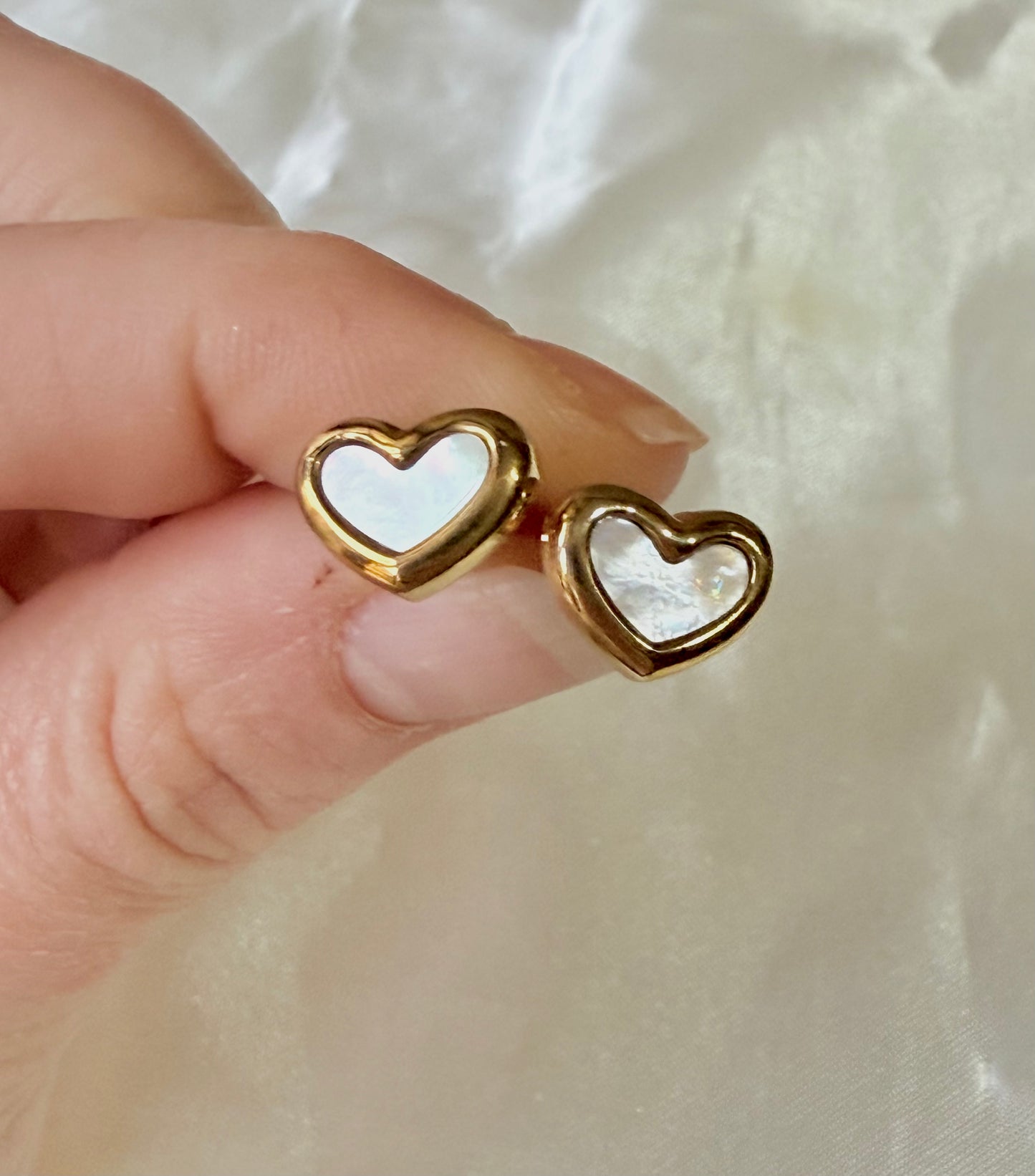 Orecchini cuore di madreperla